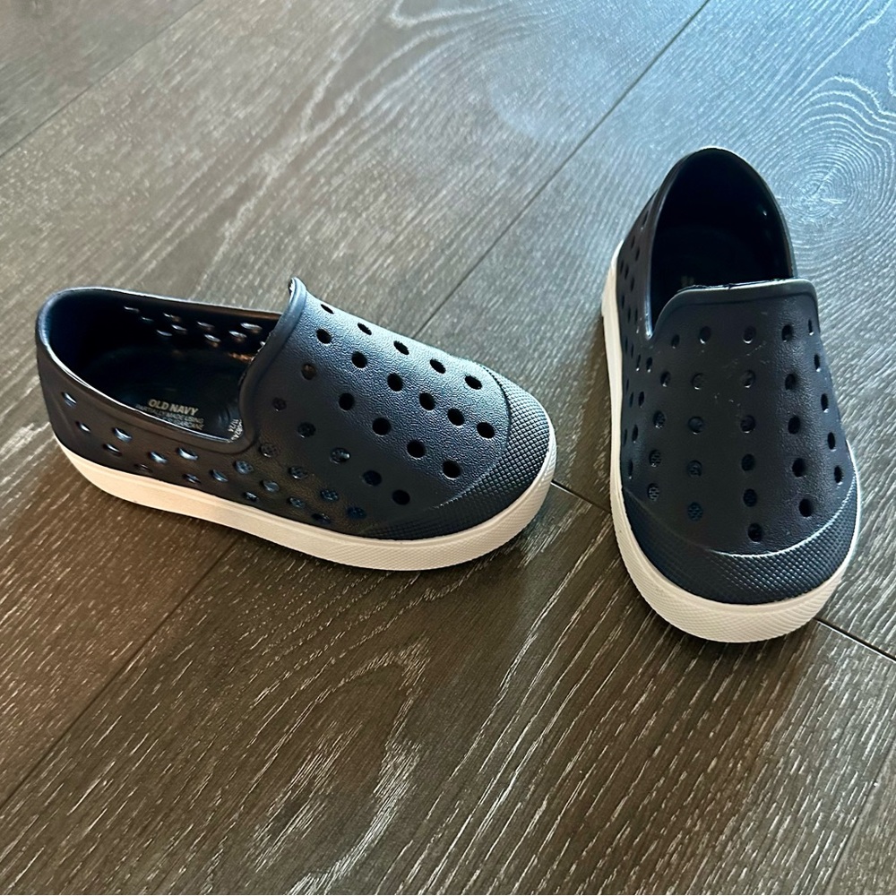 Old Navy Toddler Navy Water Shoes